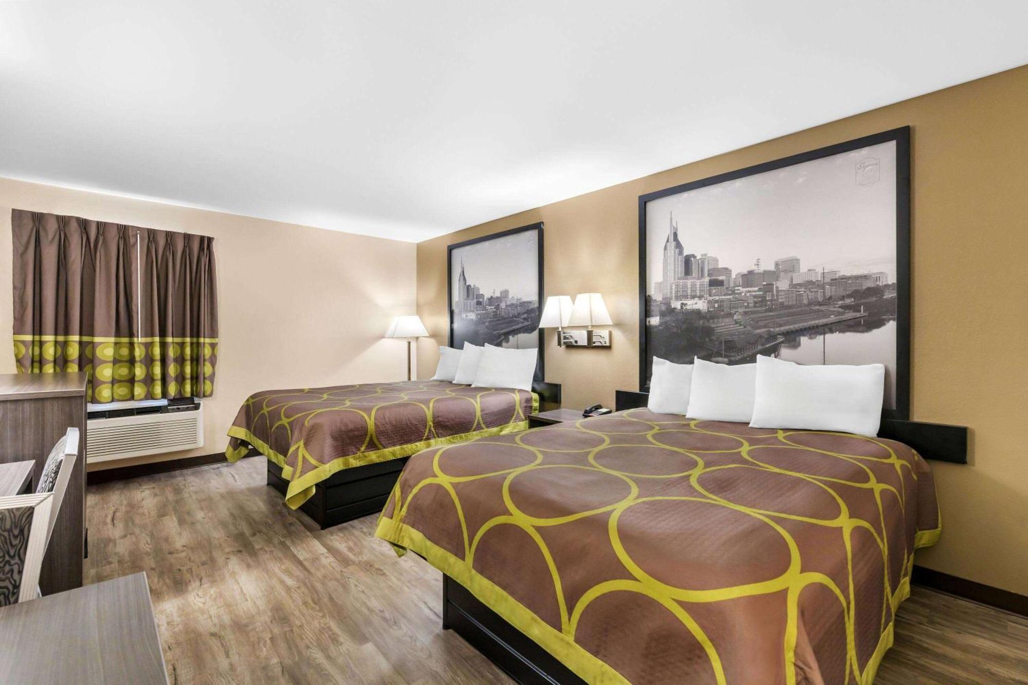 Super 8 by Wyndham Dickson Hotell Exteriör bild